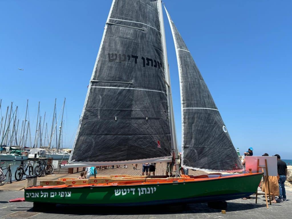 השקת סירה לזכר יונתן דיטש בצופי ים תל אביב