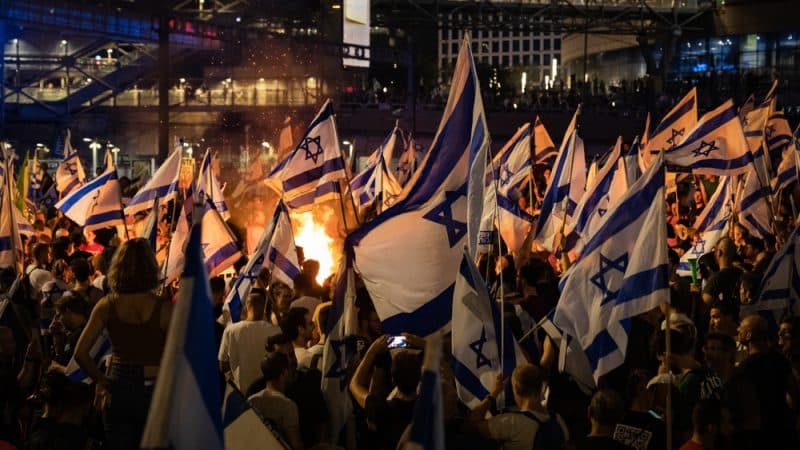 רבבות מפגינים למען החטופים בתל אביב ובמוקדים שונים בארץ